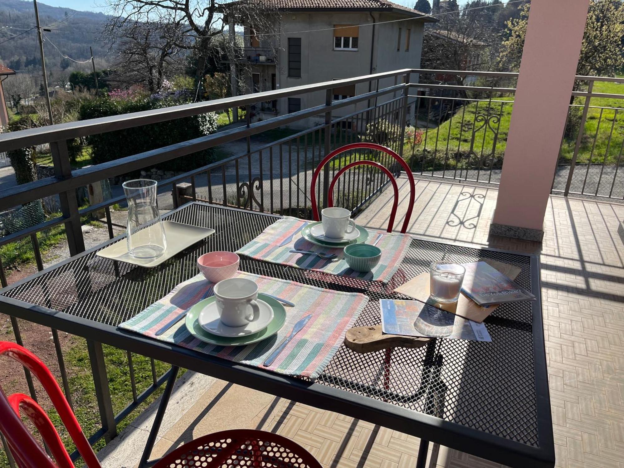 Appartamento Turistico - Via Montenudo Casalzuigno Exteriör bild